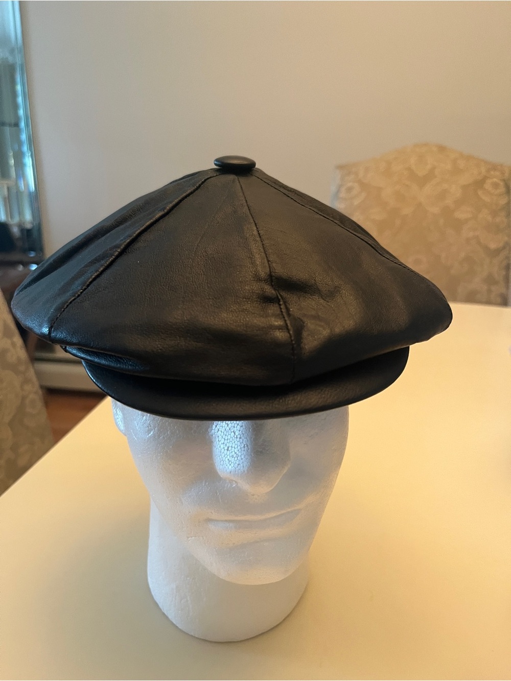 Capas Black Leather Applejack Cap